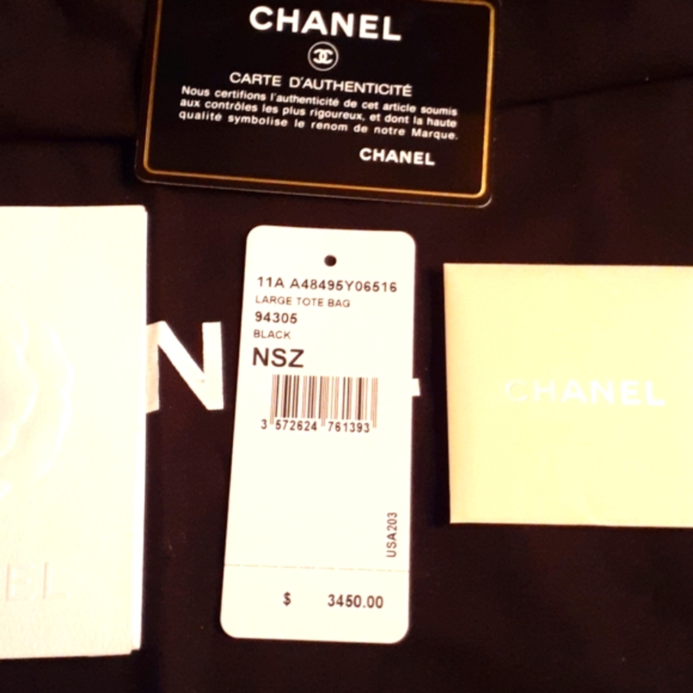 👜ONE DAY SALE AUTHENTIC Chanel authentic stitch tote - Picture 7 of 16